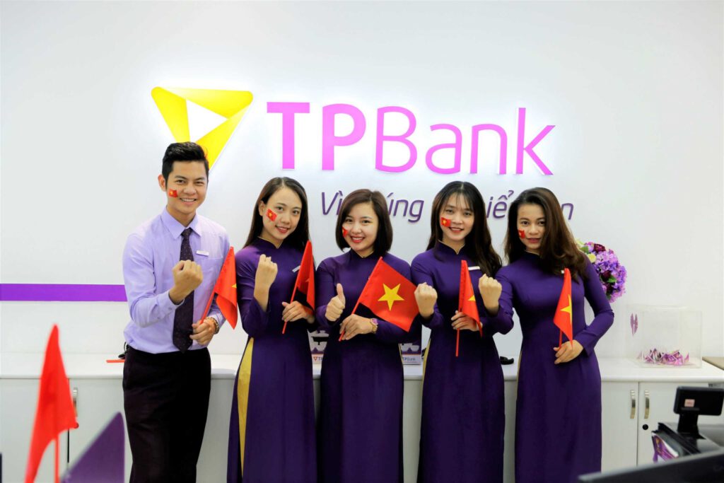 Đồng phục ngân hàng TPBank đẹp 